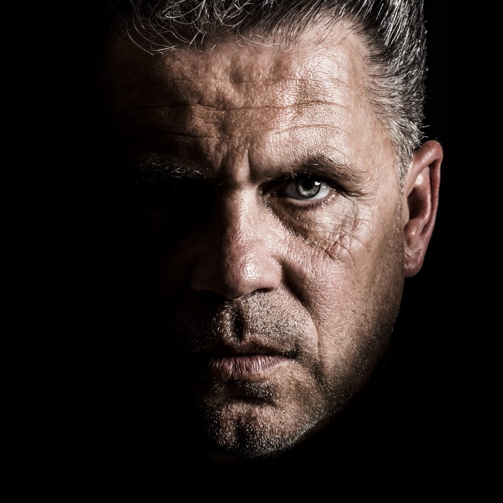 男性が忙しいフリをしているか見抜く方法は？