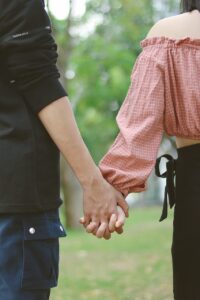 彼氏と夜の遊びで感じる不安を解消する方法は？