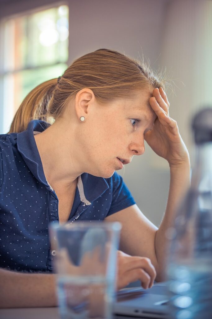 趣味を優先する彼氏に不満がある時の対処法は？